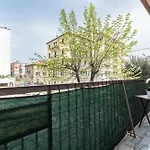 Nest Of Elegance - 5 Minuti Dalla Stazione - Apartamento