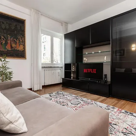 Nest Of Elegance - 5 Minuti Dalla Stazione - Apartamento